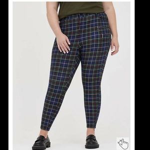Torrid Blue Green Black Plaid Zipper Front Skinny Pants Stretchy Size 10 Comfy!